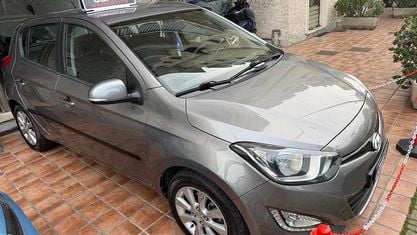 Usata Hyundai i20 75 CV (55 kW) 2013 Grigio Utilitaria