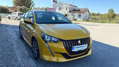 Usata Peugeot 208 Active 75 CV (55 kW) 2020 Giallo Utilitaria