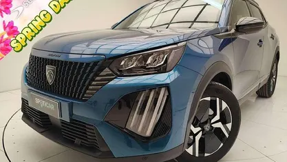 Usata Peugeot 2008 Allure 101 CV (74 kW) 2025 Blu SUV