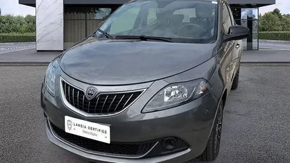 Usata Lancia Ypsilon 70 CV (51 kW) 2024 Utilitaria