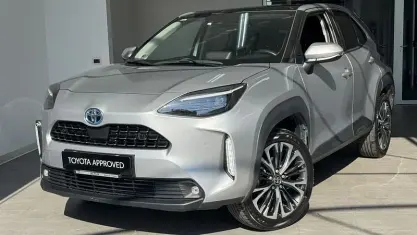 Usata Toyota Yaris Cross Lounge 116 CV (85 kW) 2022 Argento SUV