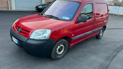 Usata Peugeot Partner 69 CV (50 kW) 2005 Rosso Monovolume