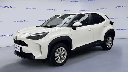 Bianco Usata 2025 Toyota Yaris Cross Business Edition SUV | 22.990 € (Ottimo prezzo)