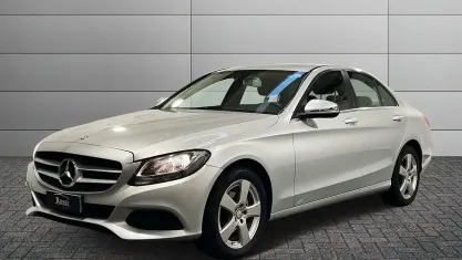Usata Mercedes C180 Executive 116 CV (85 kW) 2016 Argento grigio Berlina