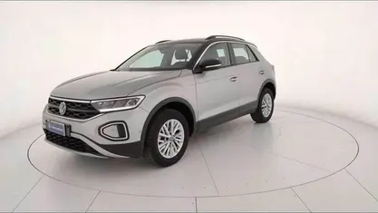 Usata VW T-Roc Life 150 CV (110 kW) 2024 Pyrit silver metallizzato nero SUV