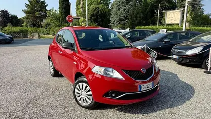 Rosso Usata 2016 Lancia Ypsilon Due volumi | 8200 € (Buon prezzo)