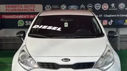 Usata Kia Rio 75 CV (55 kW) 2014 Bianco Berlina