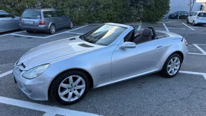 Usata Mercedes SLK200 163 CV (119 kW) 2004 Argento Cabrio