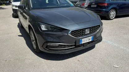 Usata Seat Leon Style 150 CV (110 kW) 2024 Grigio Station wagon