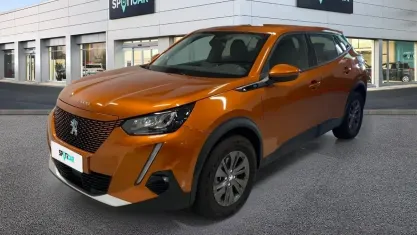 Usata Peugeot e-2008 Active 100 kW (136 CV) 2022 Arancione SUV