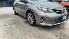 Oro Usata 2013 Toyota Auris Hybrid Active Tre volumi | 12.200 € (Molto cara)