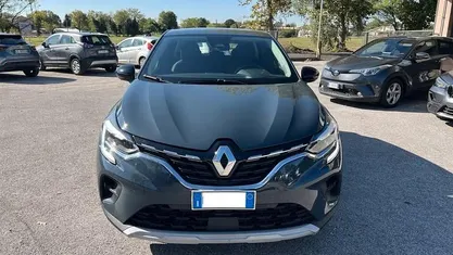 Grigio Usata 2021 Renault Captur Intens SUV | 14.500 € (Buon prezzo)