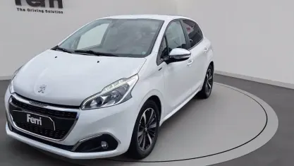 Usata Peugeot 208 Signature Sky 83 CV (61 kW) 2019 Bianco Utilitaria