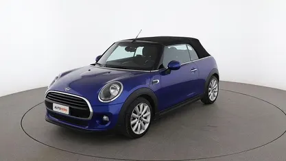 Usata Mini Cooper D 115 CV (84 kW) 2019 Blu Utilitaria
