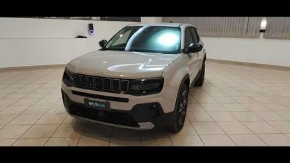 Beige Nuova 2025 Jeep Avenger Summit SUV | 24.500 € (Buon prezzo)