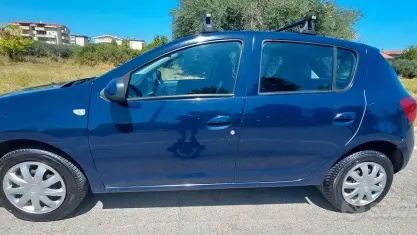Usata Dacia Sandero 75 CV (55 kW) 2015 Bluazzurro Berlina