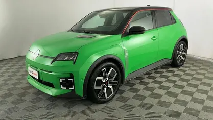 Usata Renault 5 E-Tech Komfort 110 kW (150 CV) 2025 Verde