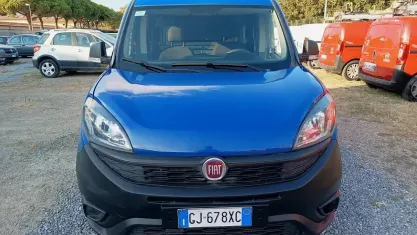 Usata Fiat Doblò 105 CV (77 kW) 2022 Blu Monovolume