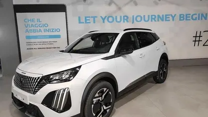 Usata Peugeot 2008 Allure 102 CV (75 kW) 2025 SUV