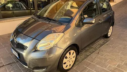 Usata Toyota Yaris Sol 101 CV (74 kW) 2009 Utilitaria