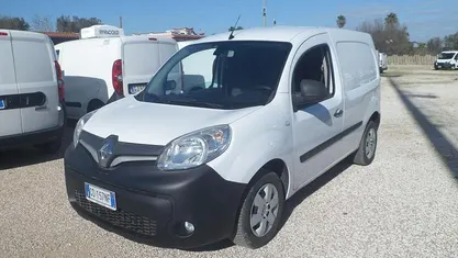 Usata Renault Kangoo 101 CV (74 kW) 2021 Bianco Monovolume