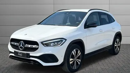 Usata Mercedes GLA200 150 CV (110 kW) 2022 Bianco SUV