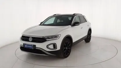 Usata VW T-Roc Life 110 CV (80 kW) 2023 Blu opaco SUV