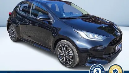 Nero pastello Usata 2022 Toyota Yaris Trend Tre volumi | 12.900 € (Buon prezzo)