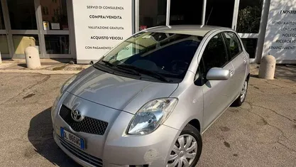 Usata 2008 Toyota Yaris Berlina | 4100 € (Buon prezzo)