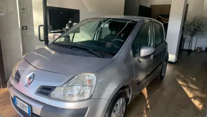 Usata Renault Modus Dynamique 75 CV (55 kW) 2008 Grigio Monovolume