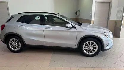 Argento Usata 2015 Mercedes GLA200 Executive SUV | 15.000 € (Buon prezzo)