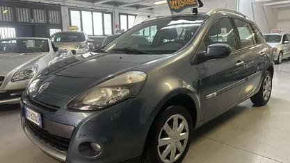 Usata Renault Clio GrandTour Dynamique 75 CV (55 kW) 2009 Station wagon