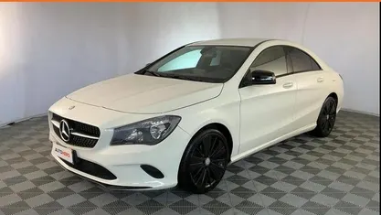 Usata Mercedes CLA200 136 CV (100 kW) 2017 Bianco Berlina