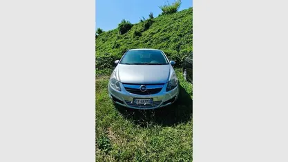Usata Opel Corsa Edition 95 CV (69 kW) 2011 Berlina