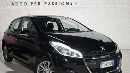 Usata Peugeot 208 82 CV (60 kW) 2017 Other Utilitaria