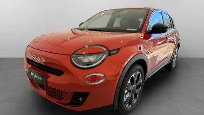 Usata Fiat 600E La Prima 61 kW (84 CV) 2024 Arancio sole d'italia arancio sole d'italia SUV