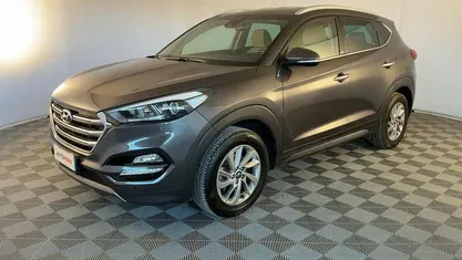 Usata Hyundai Tucson Xpossible 115 CV (84 kW) 2016 Grigio SUV