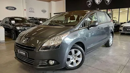 Grigio Usata 2010 Peugeot 5008 Business-Line Monovolume | 6800 € (Buon prezzo)