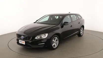 Usata Volvo V60 Kinetic 120 CV (88 kW) 2016 Nero Station wagon