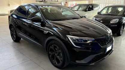 Nero metallizzato Usata 2023 Renault Arkana SUV | 20.900 € (Buon prezzo)