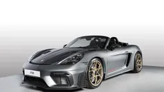 Grigio vanadio metallizzato/capote nera con finiture rosso carminio Nuova 2025 Porsche Boxster Spyder Cabrio | 207.430 €