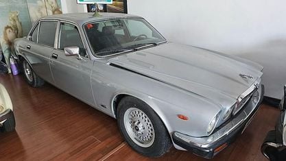 Usata Jaguar XJ Sovereign 300 CV (220 kW) 1983 Grigio Berlina