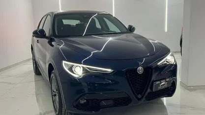 Usata Alfa Romeo Stelvio Executive 180 CV (132 kW) 2018 Blu SUV