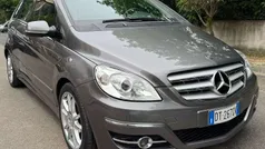 Mercedes B200