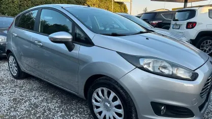Usata Ford Fiesta 60 CV (44 kW) 2014 Grigio Utilitaria