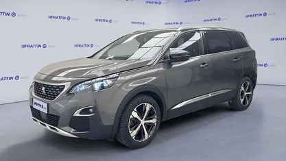 Grigio scuro Usata 2017 Peugeot 5008 GT-line SUV | 14.490 € (Buon prezzo)