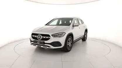 Usata Mercedes GLA180 136 CV (100 kW) 2023 Argento SUV
