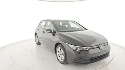 Usata VW Golf VIII Life 116 CV (85 kW) 2024 Grigio Utilitaria