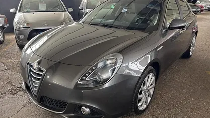 Grigio Usata 2015 Alfa Romeo Giulietta Due volumi | 6900 € (Buon prezzo)