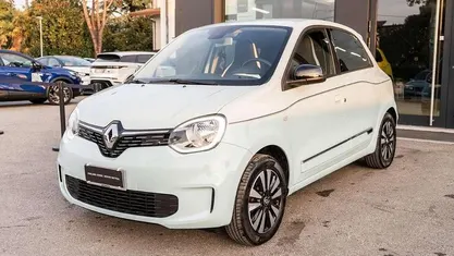 Usata Renault Twingo Techno 31 kW (43 CV) 2022 Blu/azzurro Utilitaria